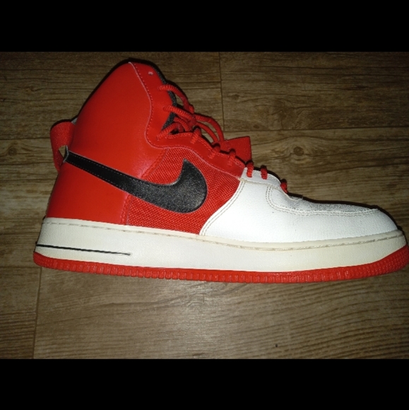 Air Force 1 High LV8 'Atlanta' - Picture 3 of 9